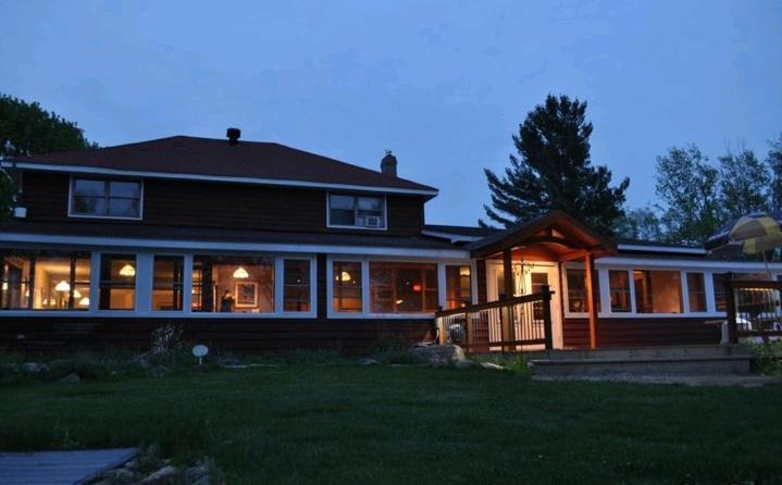 Red Umbrella Inn Minden Hills 외부 사진
