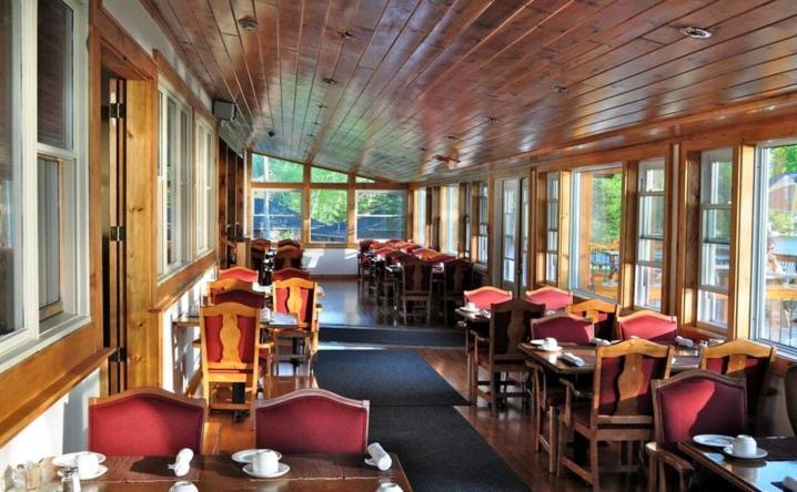 Red Umbrella Inn Minden Hills 외부 사진