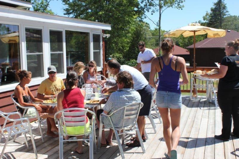 Red Umbrella Inn Minden Hills 외부 사진