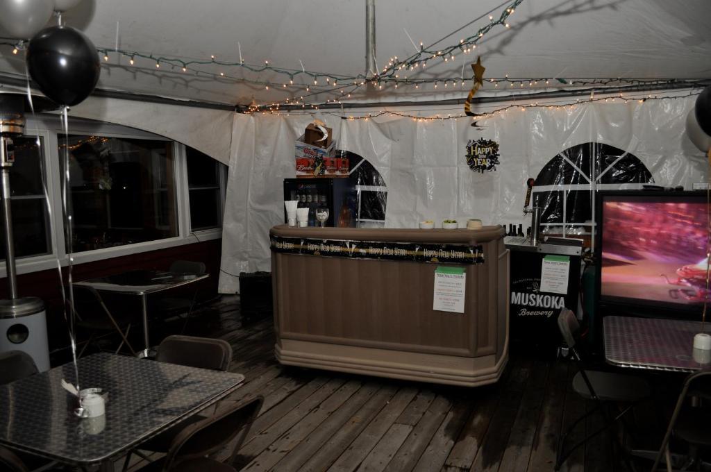 Red Umbrella Inn Minden Hills 외부 사진